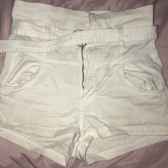 White shorts - Picture 1 of 3